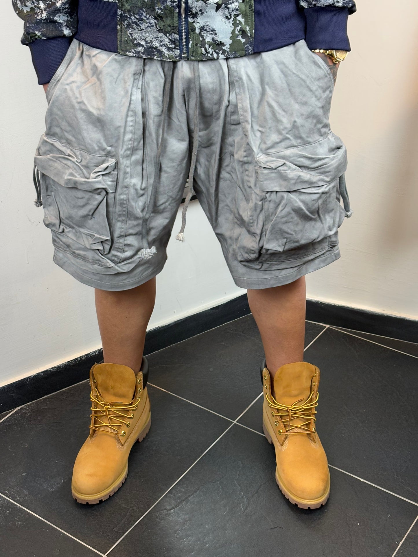 shorts cargo slavati grigio