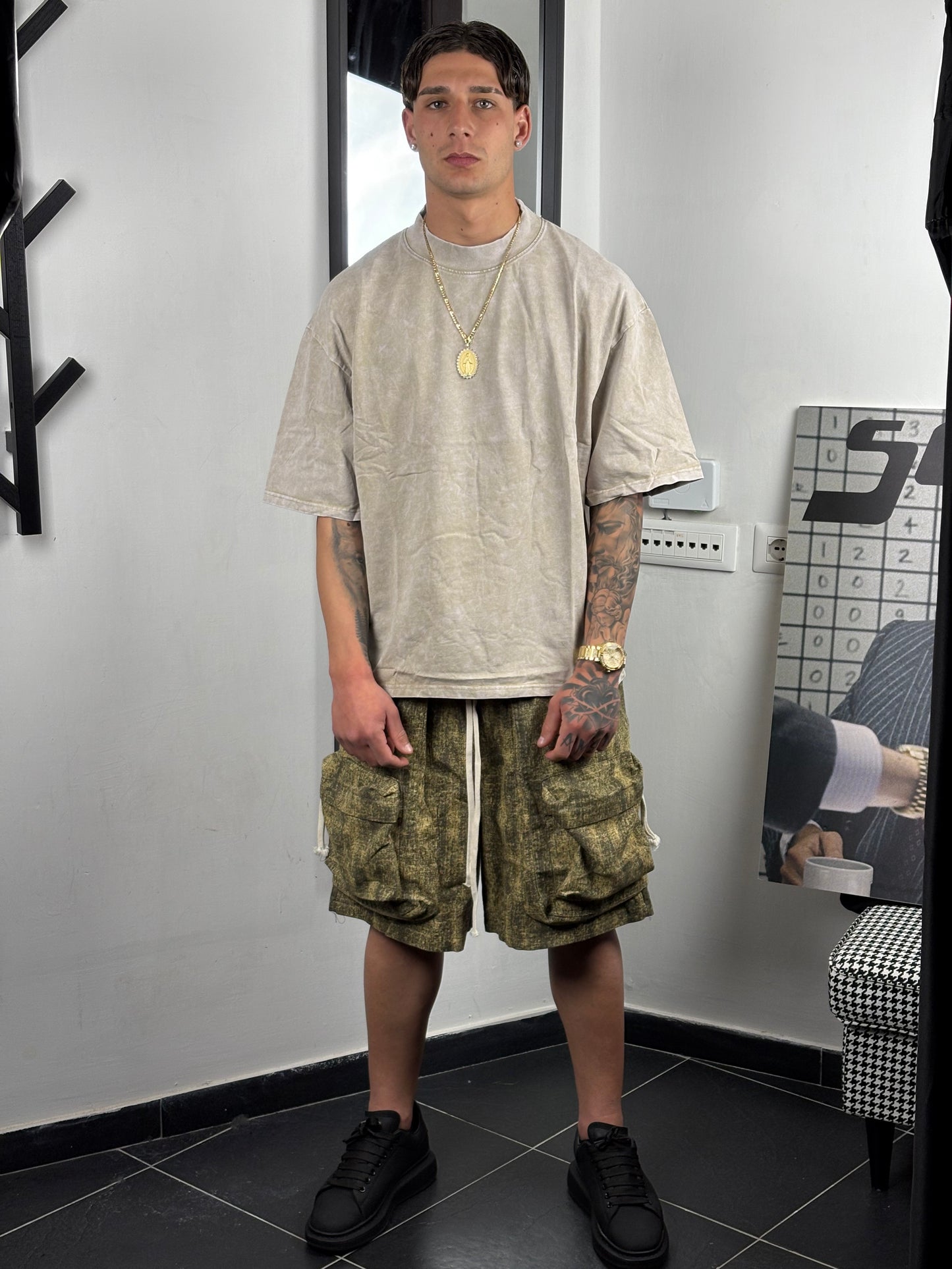 t-shirt over slavata beige