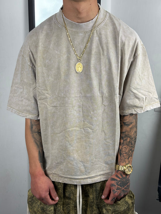 t-shirt over slavata beige